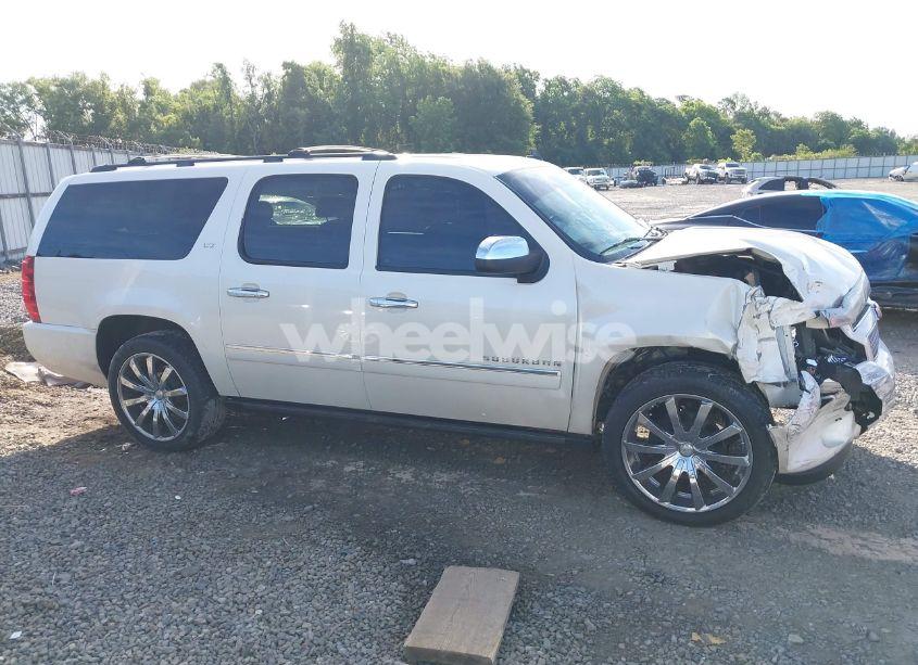 Photo 14 of 2010 Chevrolet Suburban 1500 LTZ (VIN 1GNUCKE00AR176516)