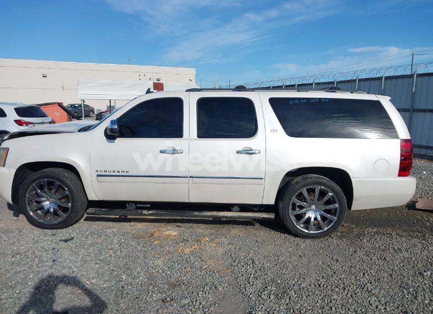 Photo 15 of 2010 Chevrolet Suburban 1500 LTZ (VIN 1GNUCKE00AR176516)