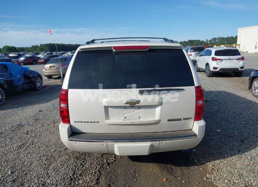 Photo 17 of 2010 Chevrolet Suburban 1500 LTZ (VIN 1GNUCKE00AR176516)