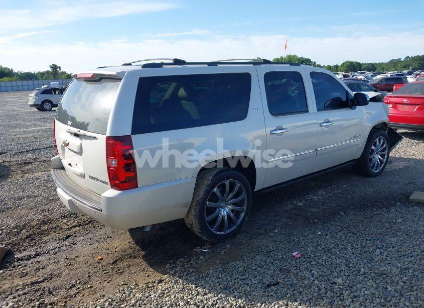 Photo 4 of 2010 Chevrolet Suburban 1500 LTZ (VIN 1GNUCKE00AR176516)