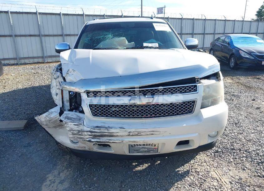 Photo 6 of 2010 Chevrolet Suburban 1500 LTZ (VIN 1GNUCKE00AR176516)