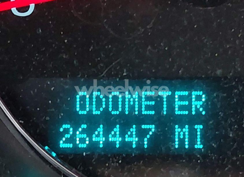 Photo 15 of 2010 Chevrolet Suburban 1500 LTZ (VIN 1GNUCKE02AR220449)