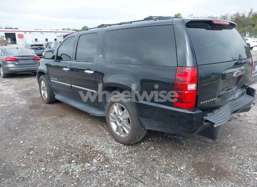 Photo 3 of 2010 Chevrolet Suburban 1500 LTZ (VIN 1GNUCKE02AR220449)