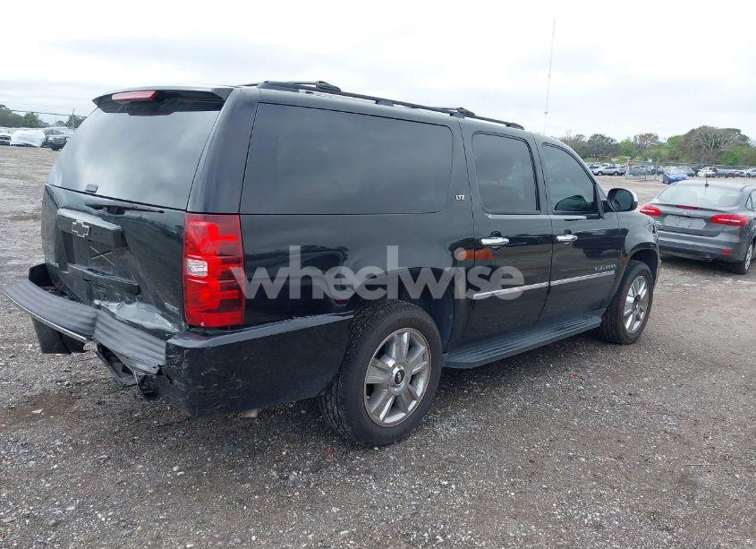 Photo 4 of 2010 Chevrolet Suburban 1500 LTZ (VIN 1GNUCKE02AR220449)