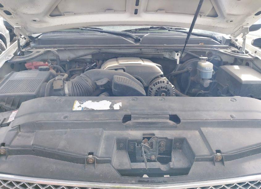 Photo 10 of 2010 Chevrolet Suburban 1500 LTZ (VIN 1GNUCKE02AR256268)