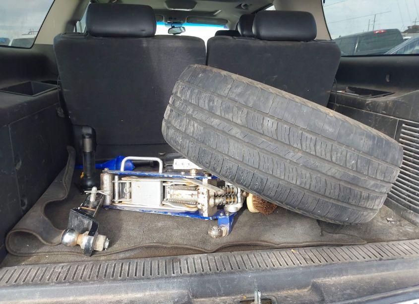 Photo 12 of 2010 Chevrolet Suburban 1500 LTZ (VIN 1GNUCKE02AR256268)