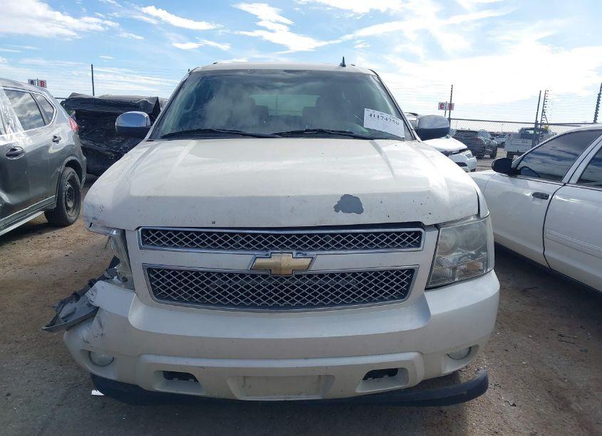 Photo 13 of 2010 Chevrolet Suburban 1500 LTZ (VIN 1GNUCKE02AR256268)