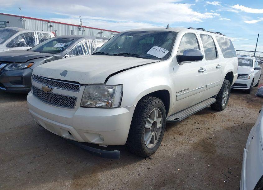 Photo 2 of 2010 Chevrolet Suburban 1500 LTZ (VIN 1GNUCKE02AR256268)