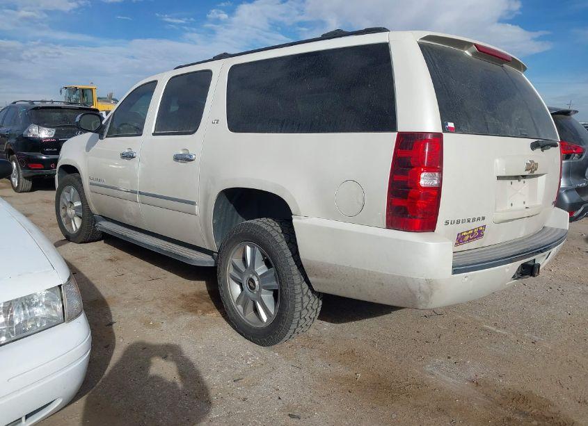 Photo 3 of 2010 Chevrolet Suburban 1500 LTZ (VIN 1GNUCKE02AR256268)