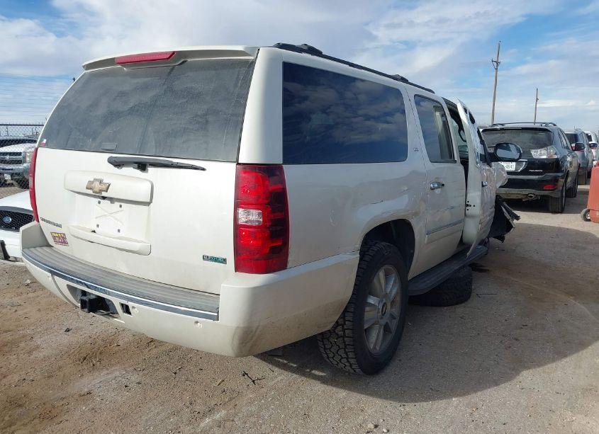 Photo 4 of 2010 Chevrolet Suburban 1500 LTZ (VIN 1GNUCKE02AR256268)