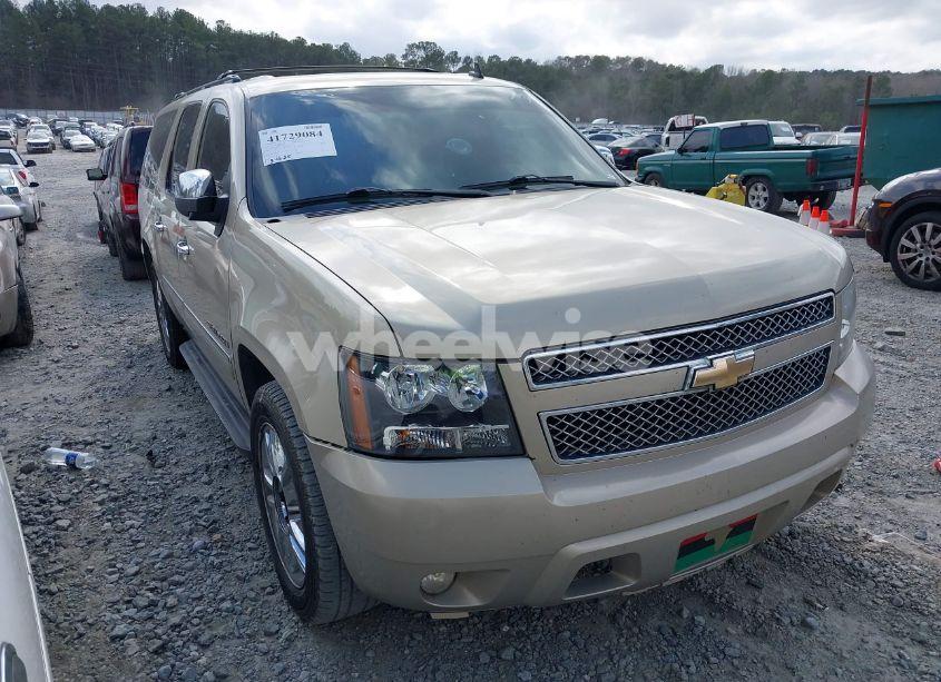 2010 Chevrolet Suburban 1500 LTZ (VIN 1GNUCKE05AR173031) main photo