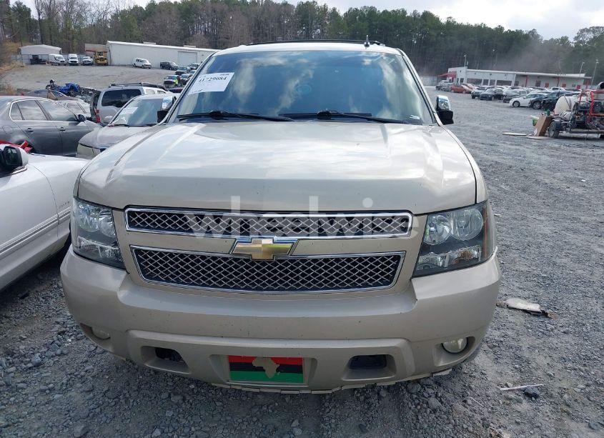 Photo 12 of 2010 Chevrolet Suburban 1500 LTZ (VIN 1GNUCKE05AR173031)