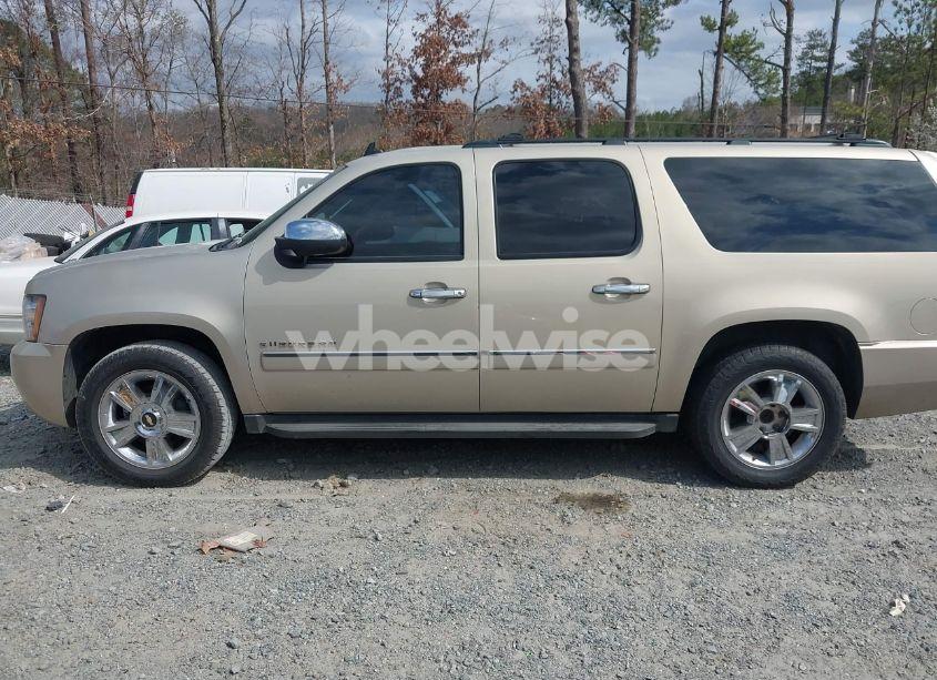 Photo 14 of 2010 Chevrolet Suburban 1500 LTZ (VIN 1GNUCKE05AR173031)