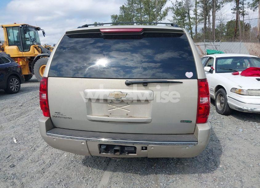 Photo 16 of 2010 Chevrolet Suburban 1500 LTZ (VIN 1GNUCKE05AR173031)