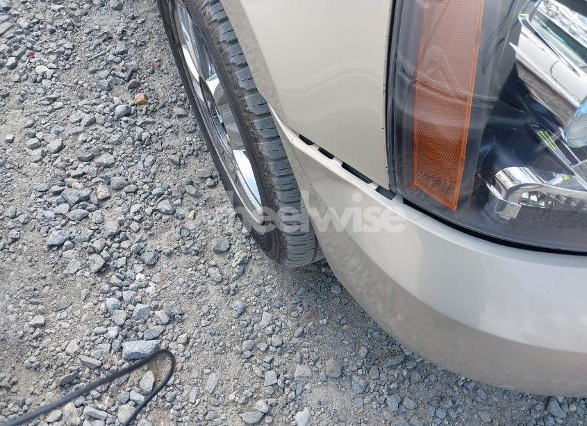 Photo 19 of 2010 Chevrolet Suburban 1500 LTZ (VIN 1GNUCKE05AR173031)