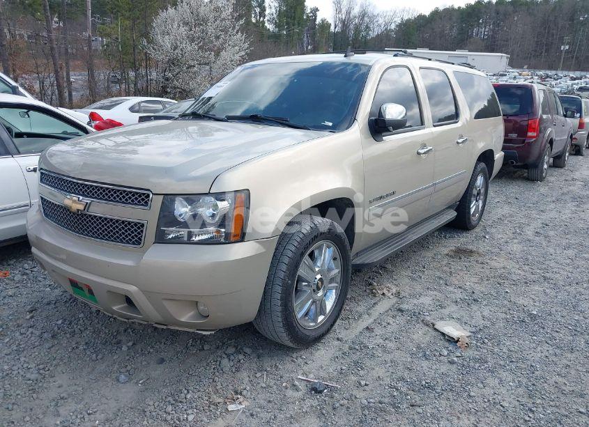 Photo 2 of 2010 Chevrolet Suburban 1500 LTZ (VIN 1GNUCKE05AR173031)