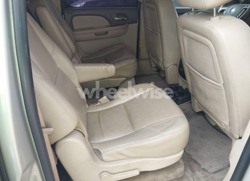 Photo 8 of 2010 Chevrolet Suburban 1500 LTZ (VIN 1GNUCKE05AR173031)