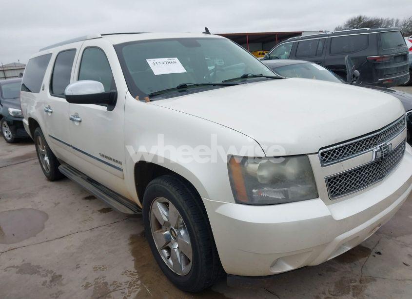 2010 Chevrolet Suburban 1500 LTZ (VIN 1GNUCKE05AR270519) main photo
