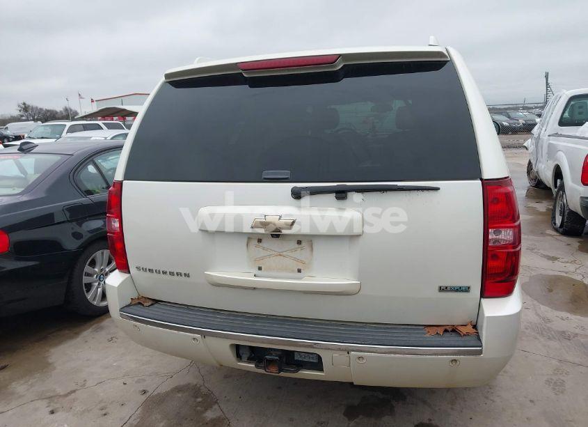 Photo 16 of 2010 Chevrolet Suburban 1500 LTZ (VIN 1GNUCKE05AR270519)
