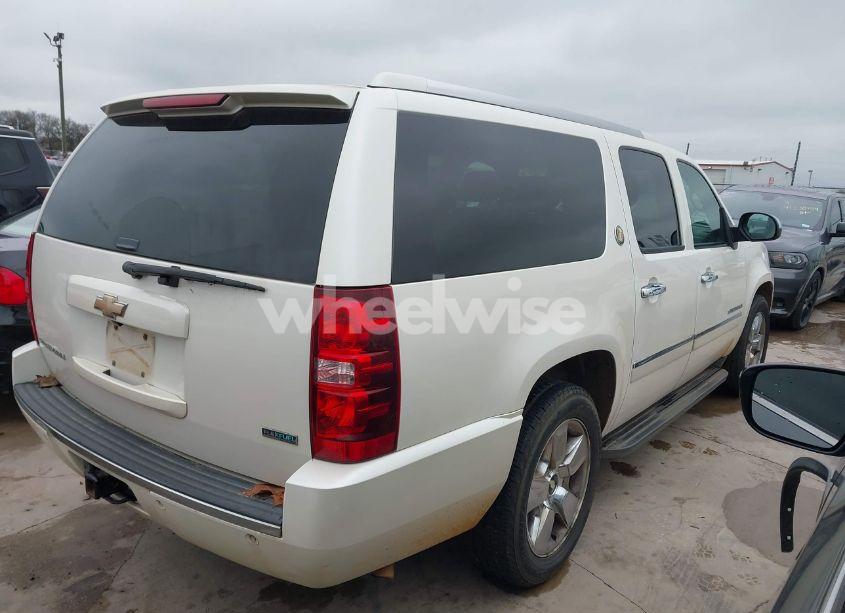 Photo 4 of 2010 Chevrolet Suburban 1500 LTZ (VIN 1GNUCKE05AR270519)