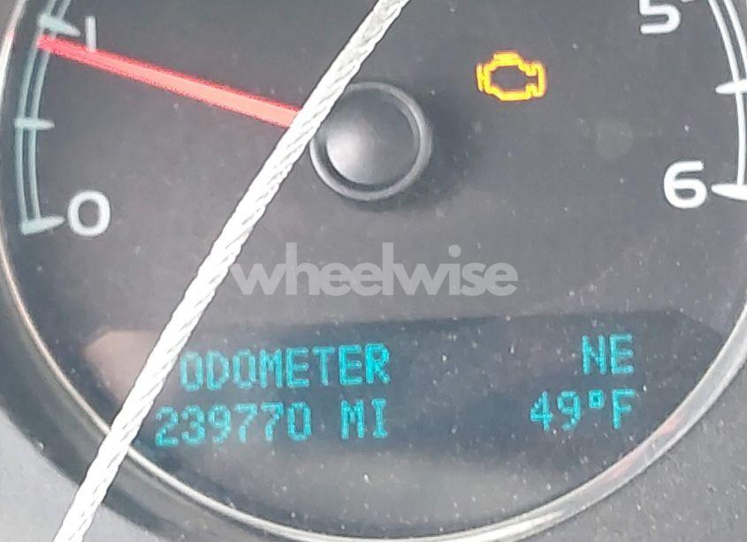 Photo 7 of 2010 Chevrolet Suburban 1500 LTZ (VIN 1GNUCKE05AR270519)