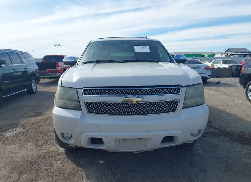 Photo 12 of 2010 Chevrolet Suburban 1500 LTZ (VIN 1GNUCKE06AR205193)