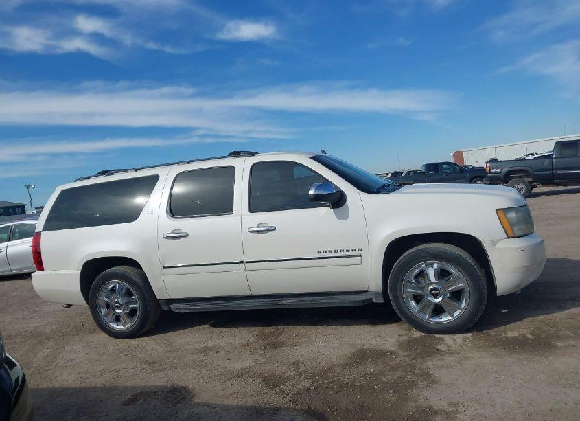 Photo 13 of 2010 Chevrolet Suburban 1500 LTZ (VIN 1GNUCKE06AR205193)