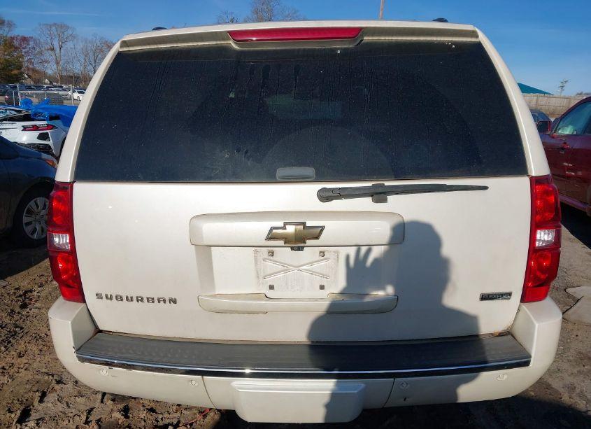 Photo 16 of 2010 Chevrolet Suburban 1500 LTZ (VIN 1GNUCKE0XAR196997)
