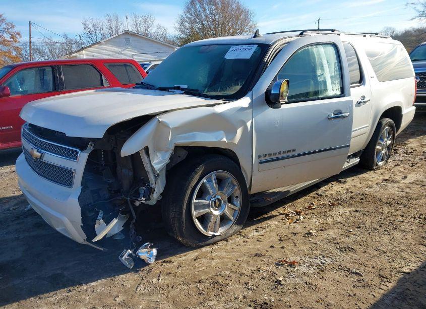 Photo 2 of 2010 Chevrolet Suburban 1500 LTZ (VIN 1GNUCKE0XAR196997)