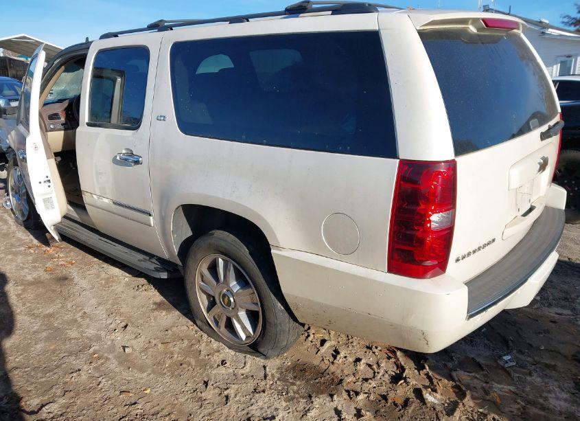 Photo 3 of 2010 Chevrolet Suburban 1500 LTZ (VIN 1GNUCKE0XAR196997)