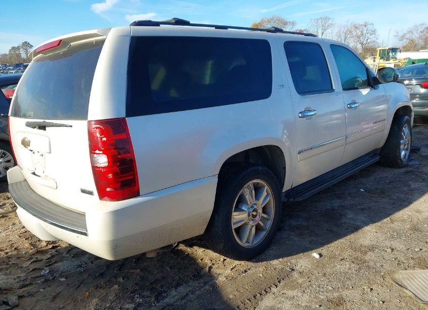Photo 4 of 2010 Chevrolet Suburban 1500 LTZ (VIN 1GNUCKE0XAR196997)
