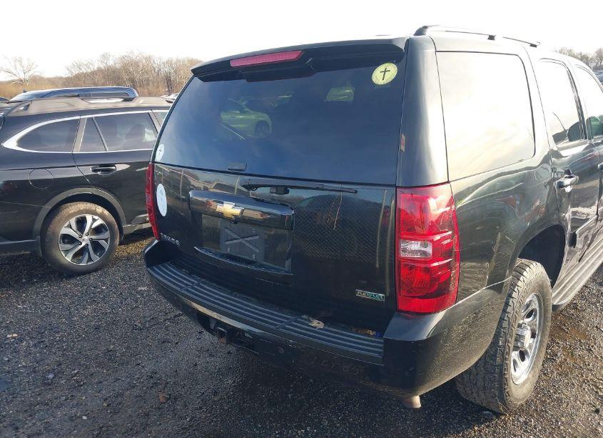 Photo 16 of 2010 Chevrolet Tahoe LS (VIN 1GNUKAE01AR115592)