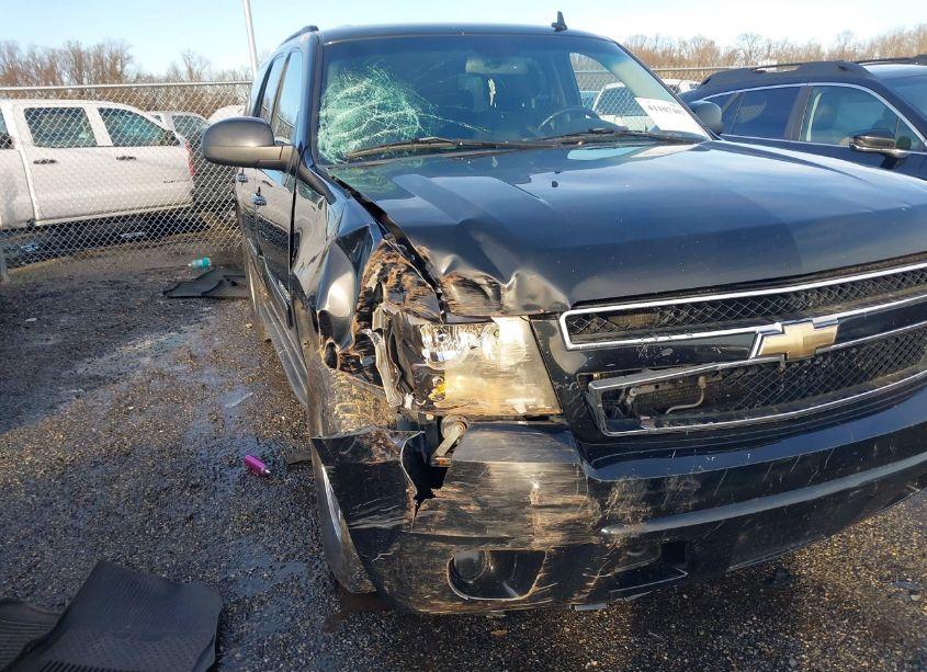 Photo 6 of 2010 Chevrolet Tahoe LS (VIN 1GNUKAE01AR115592)