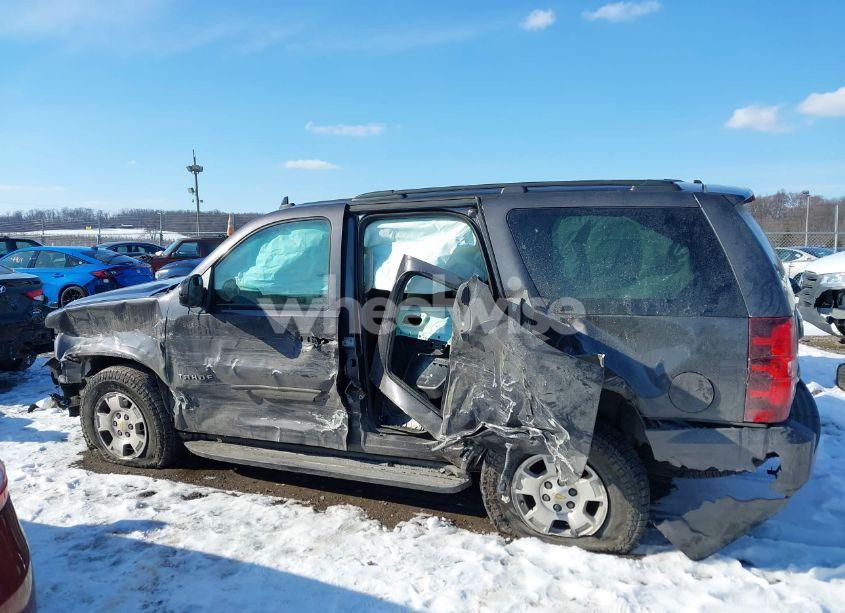 Photo 14 of 2010 Chevrolet Tahoe LS (VIN 1GNUKAE02AR244862)