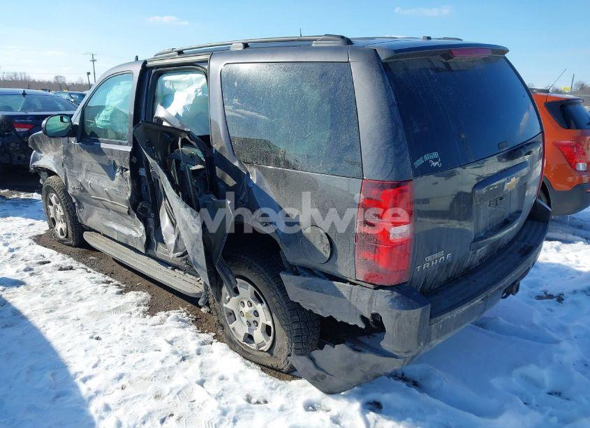 Photo 3 of 2010 Chevrolet Tahoe LS (VIN 1GNUKAE02AR244862)