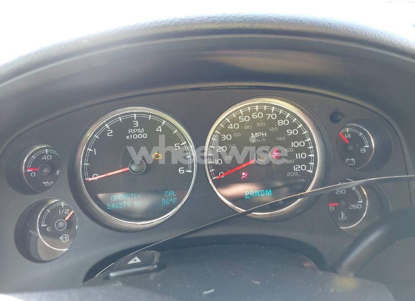 Photo 7 of 2010 Chevrolet Tahoe LS (VIN 1GNUKAE02AR244862)