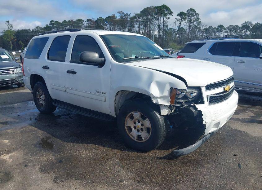 2010 Chevrolet Tahoe LS (VIN 1GNUKAE06AR151729) main photo