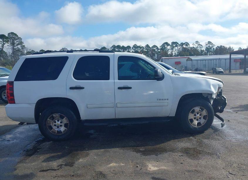 Photo 13 of 2010 Chevrolet Tahoe LS (VIN 1GNUKAE06AR151729)