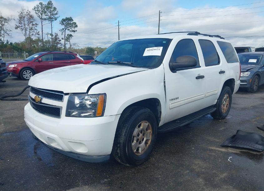 Photo 2 of 2010 Chevrolet Tahoe LS (VIN 1GNUKAE06AR151729)