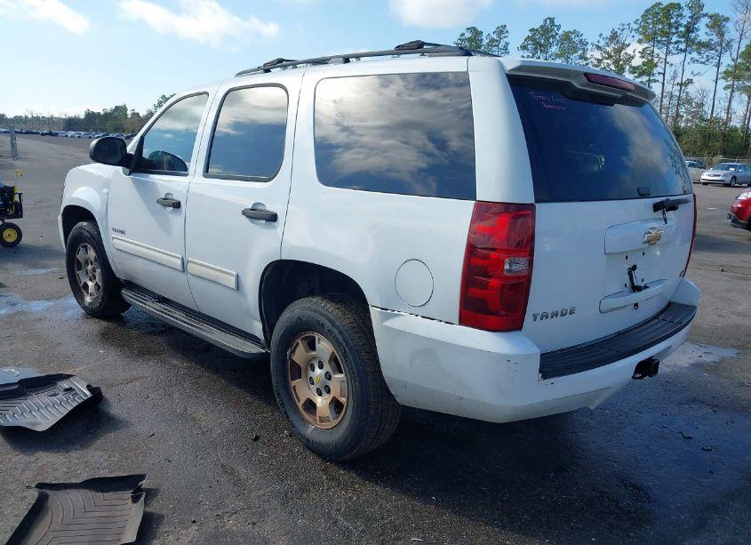 Photo 3 of 2010 Chevrolet Tahoe LS (VIN 1GNUKAE06AR151729)