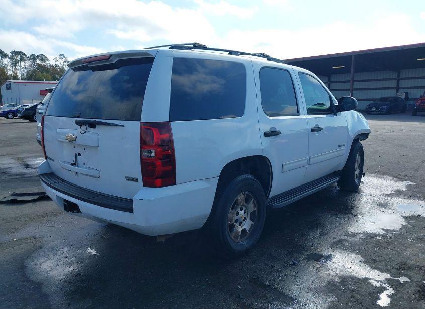 Photo 4 of 2010 Chevrolet Tahoe LS (VIN 1GNUKAE06AR151729)