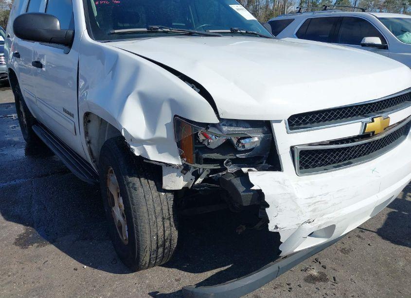 Photo 6 of 2010 Chevrolet Tahoe LS (VIN 1GNUKAE06AR151729)