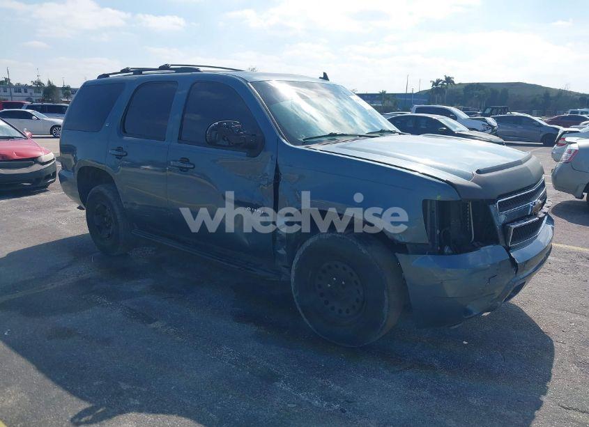2010 Chevrolet Tahoe LT (VIN 1GNUKBE00AR117498) main photo