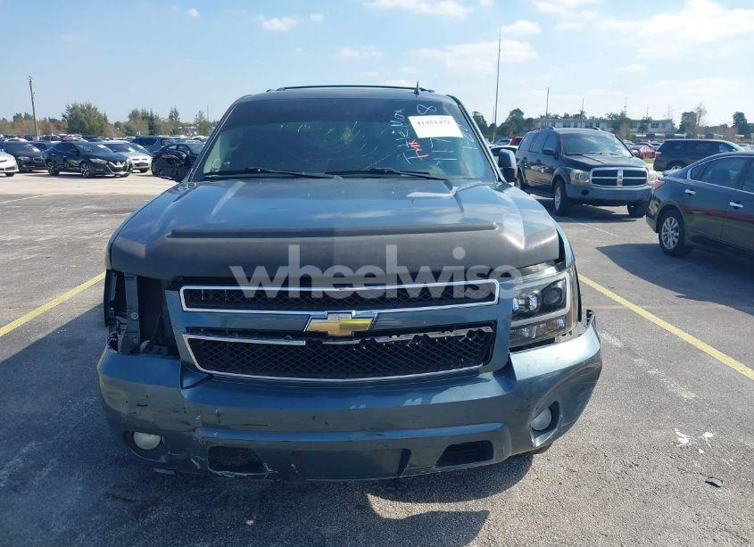 Photo 12 of 2010 Chevrolet Tahoe LT (VIN 1GNUKBE00AR117498)