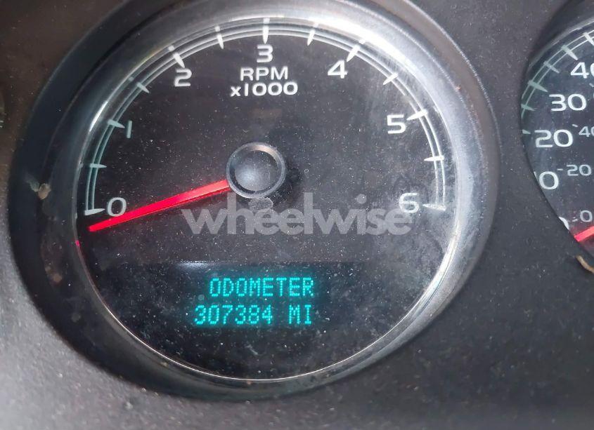 Photo 15 of 2010 Chevrolet Tahoe LT (VIN 1GNUKBE00AR117498)