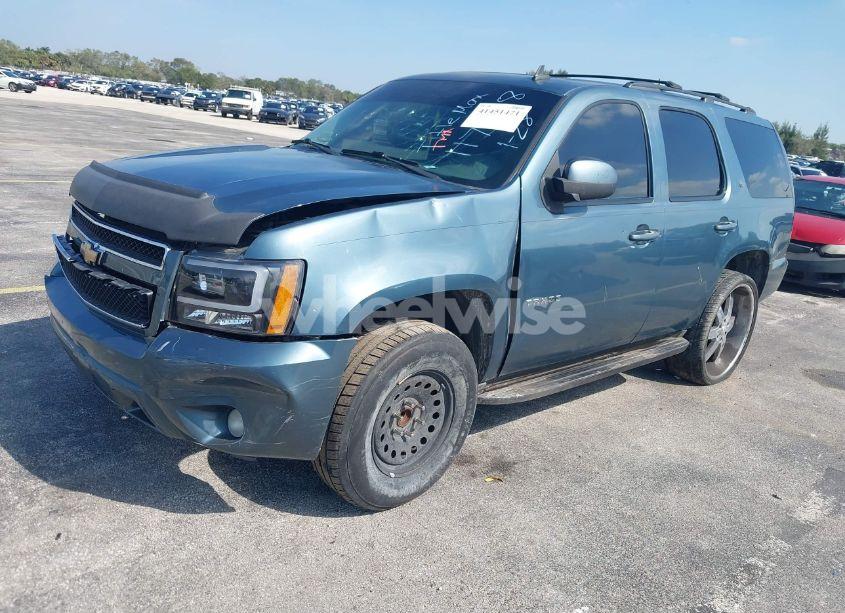 Photo 2 of 2010 Chevrolet Tahoe LT (VIN 1GNUKBE00AR117498)