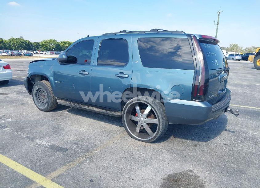 Photo 3 of 2010 Chevrolet Tahoe LT (VIN 1GNUKBE00AR117498)