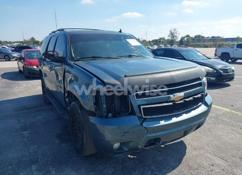 Photo 6 of 2010 Chevrolet Tahoe LT (VIN 1GNUKBE00AR117498)