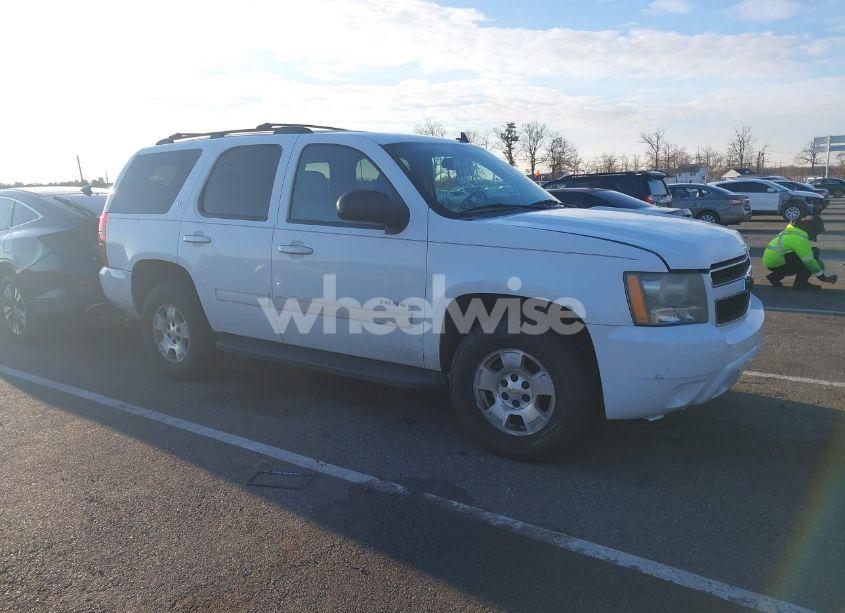 2010 Chevrolet Tahoe LT (VIN 1GNUKBE01AR120491) main photo