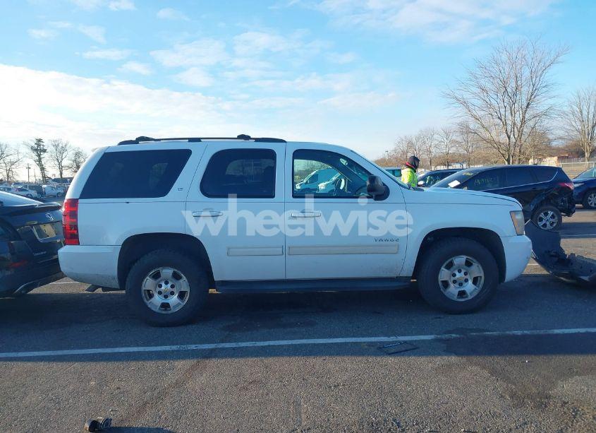 Photo 13 of 2010 Chevrolet Tahoe LT (VIN 1GNUKBE01AR120491)
